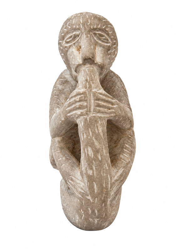 Ashtray monkey_front_Tatura_Photo courtesy Flavia Marcello and Daria Gradusova.png