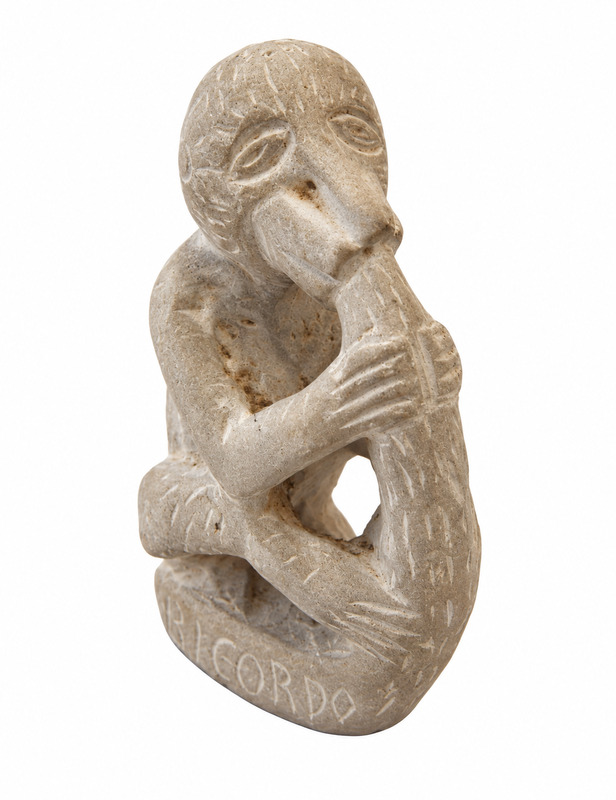 Ashtray monkey_side_Tatura_Photo courtesy Flavia Marcello and Daria Gradusova.png