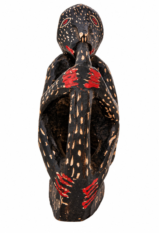 Monkey_back_Tatura_Photo courtesy Flavia Marcello and Daria Gradusova.png